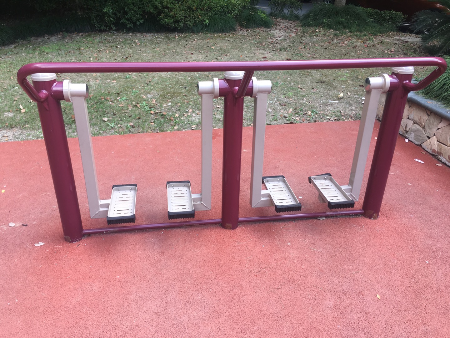 二位太空漫步機(jī)