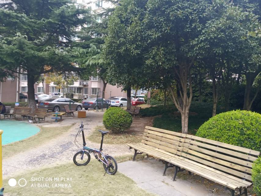 南街居委運(yùn)銀公寓健身苑