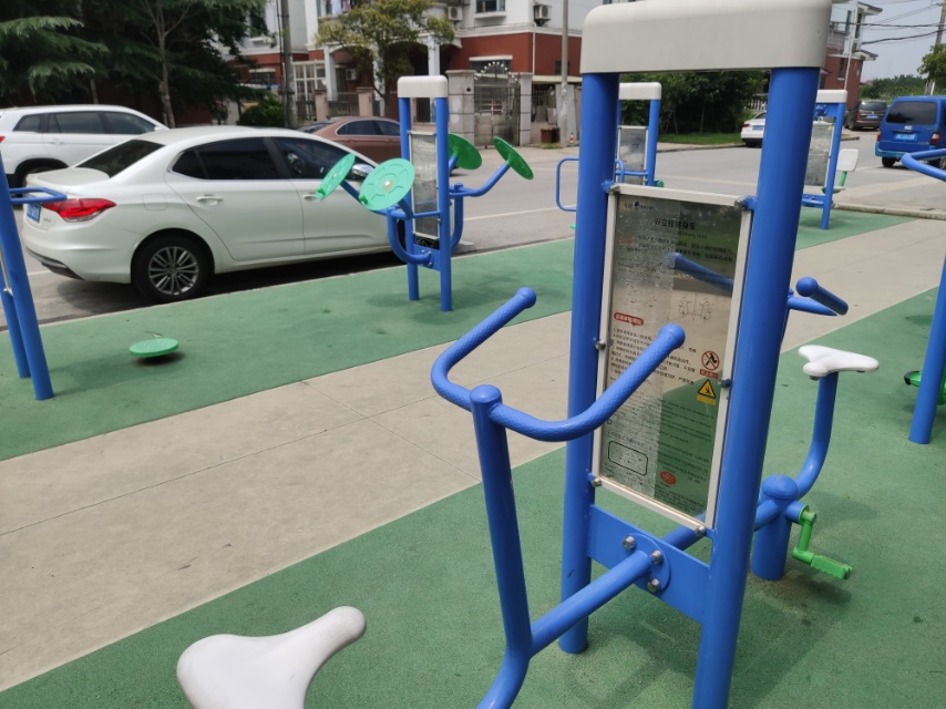 雙立柱健身車(chē)