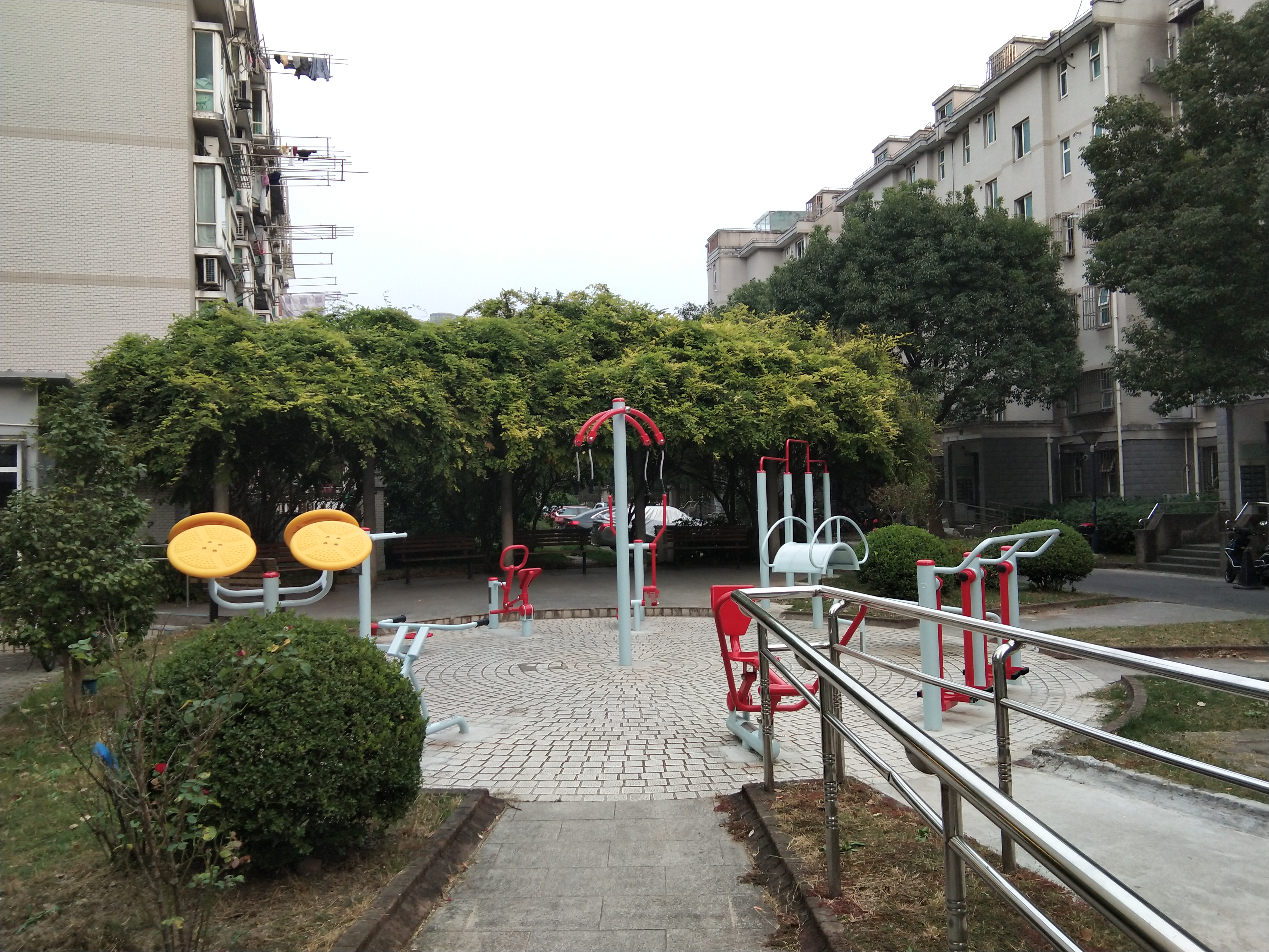 海東居委健身點(diǎn)