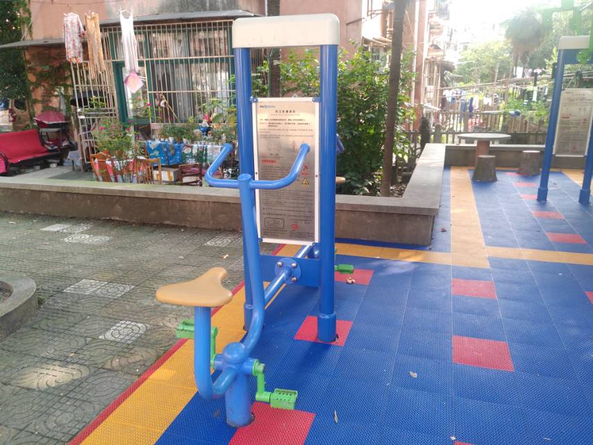 雙立柱健身車(chē)