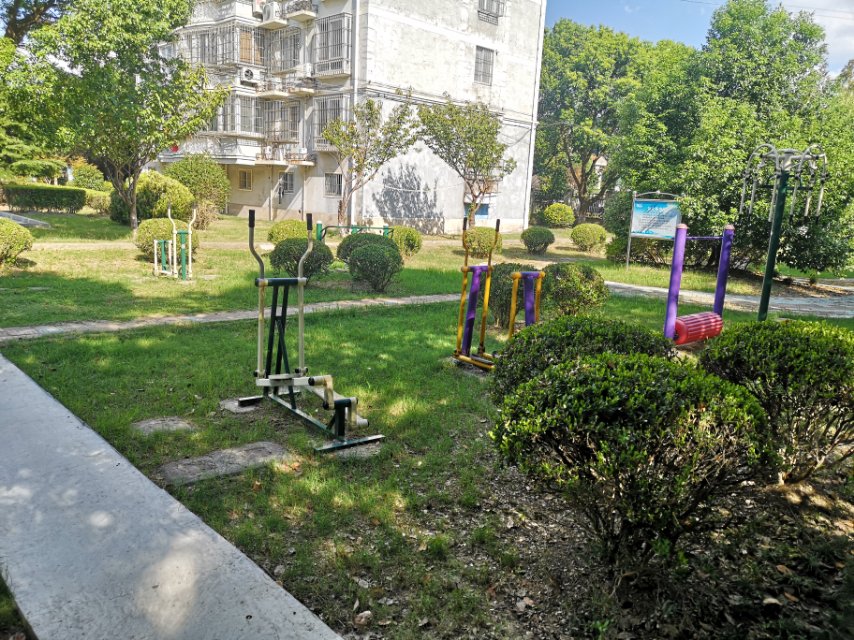 康發(fā)小區(qū)健身點(diǎn)