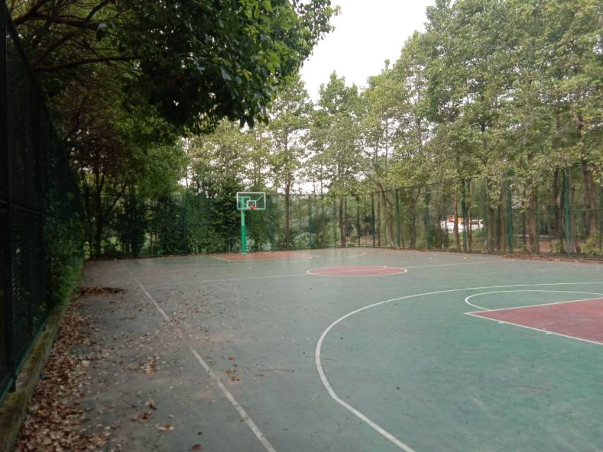 生態(tài)專項建設(shè)工程1.2標(biāo)運(yùn)動場