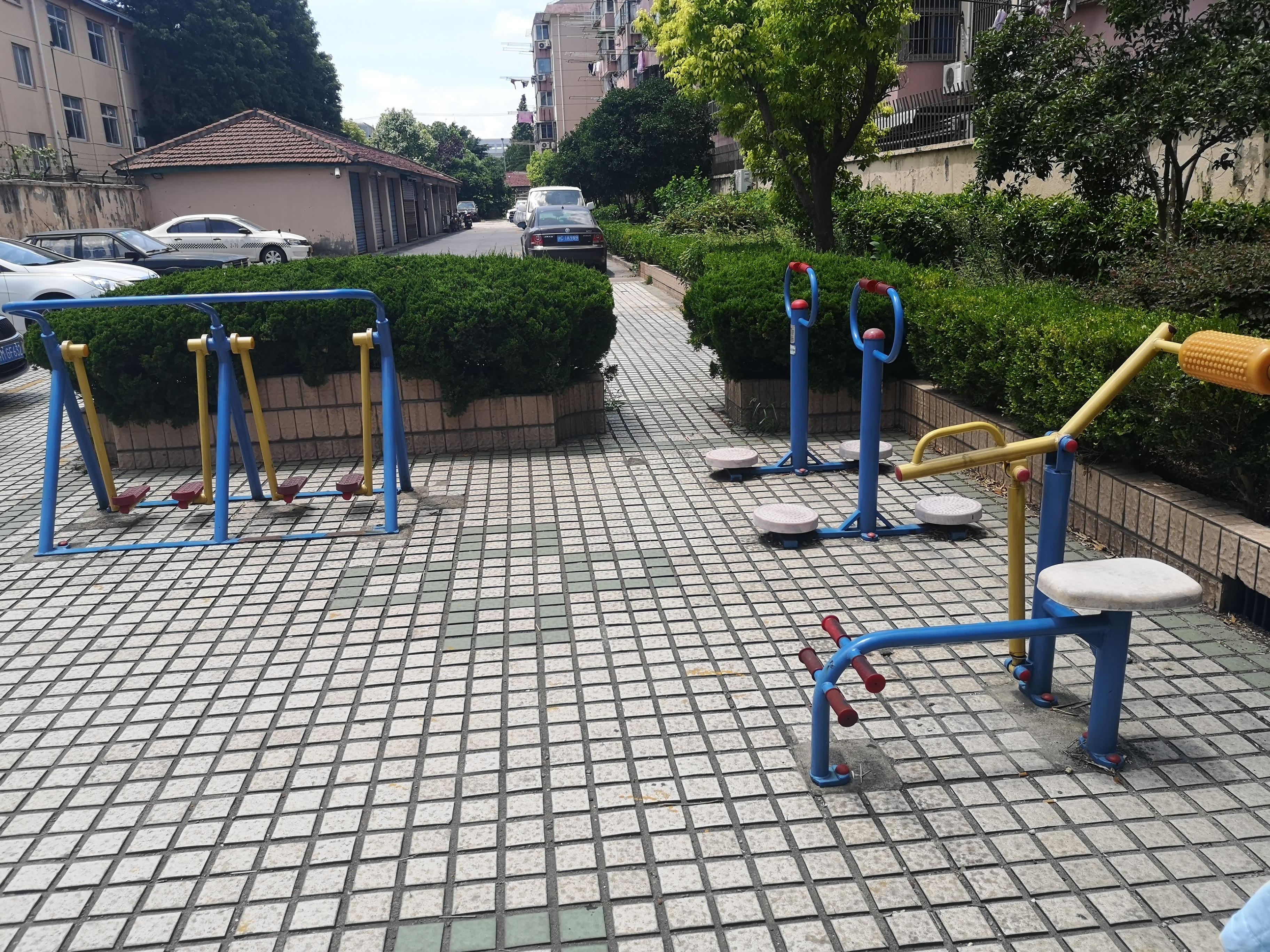 曹行居委A健身點