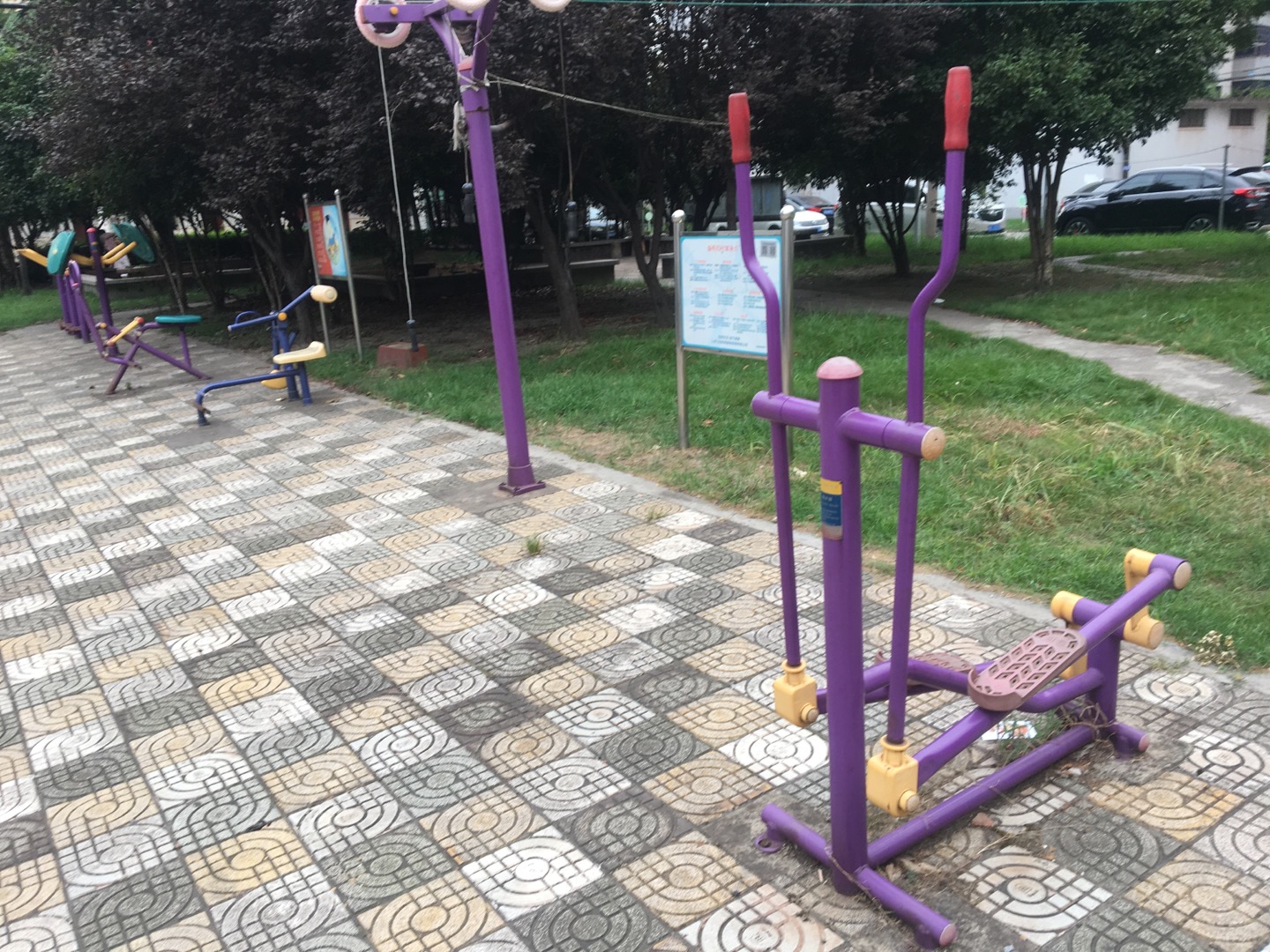 盛橋四村小花園健身點