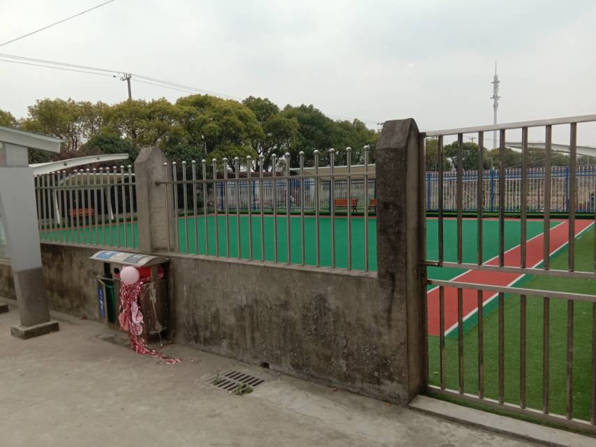 道新村東杜家宅118號(hào)門(mén)球場(chǎng)