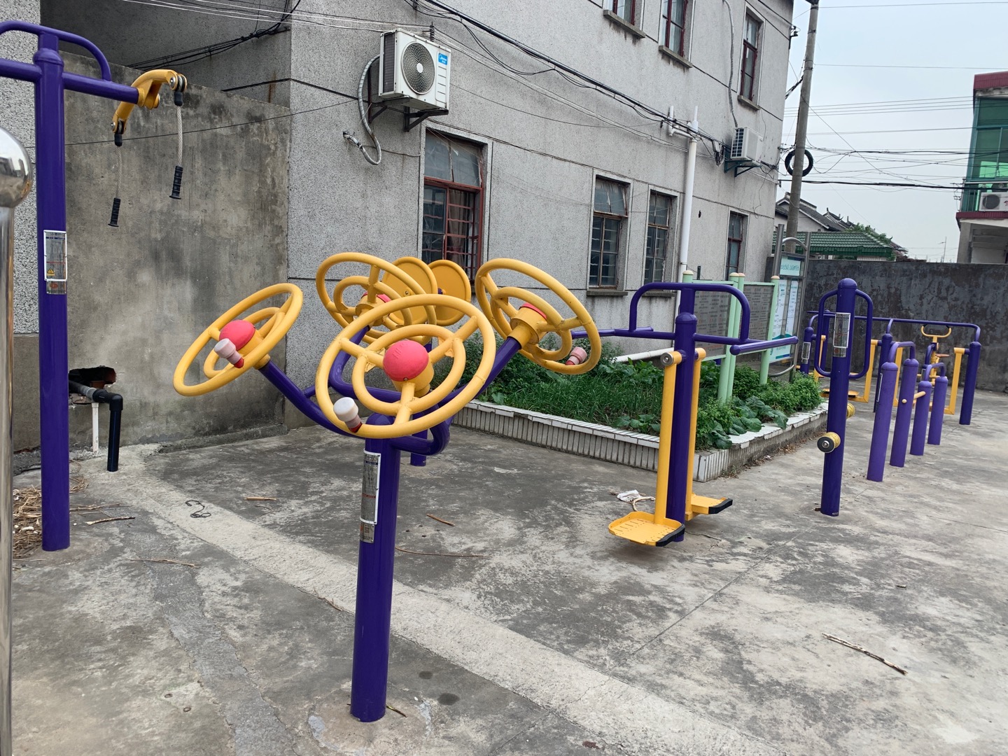 塘灣村老年活動(dòng)室健身點(diǎn)