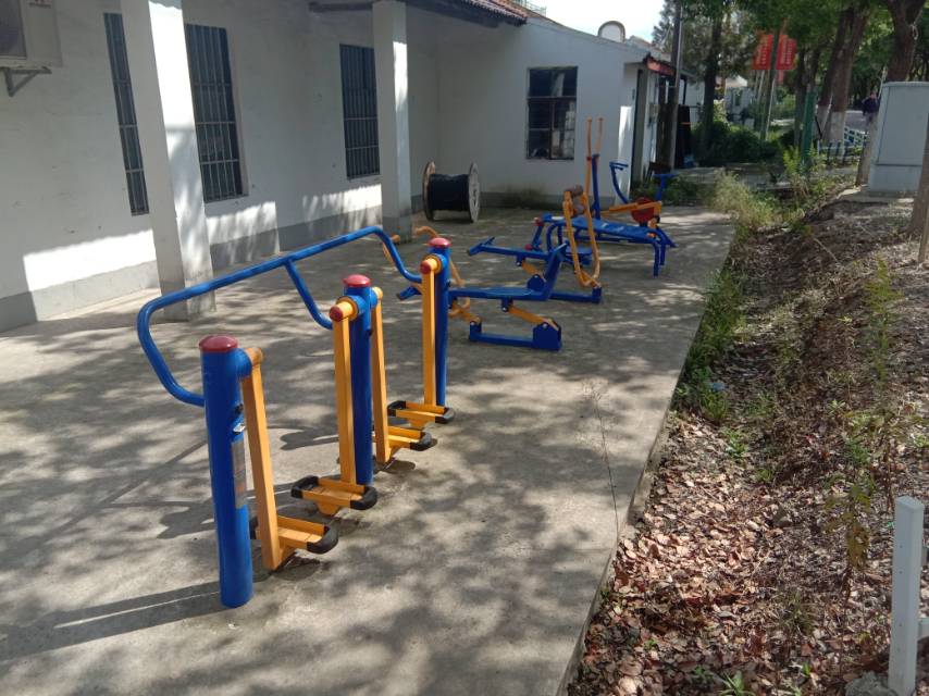 中遠(yuǎn)兩灣城四委健身步道