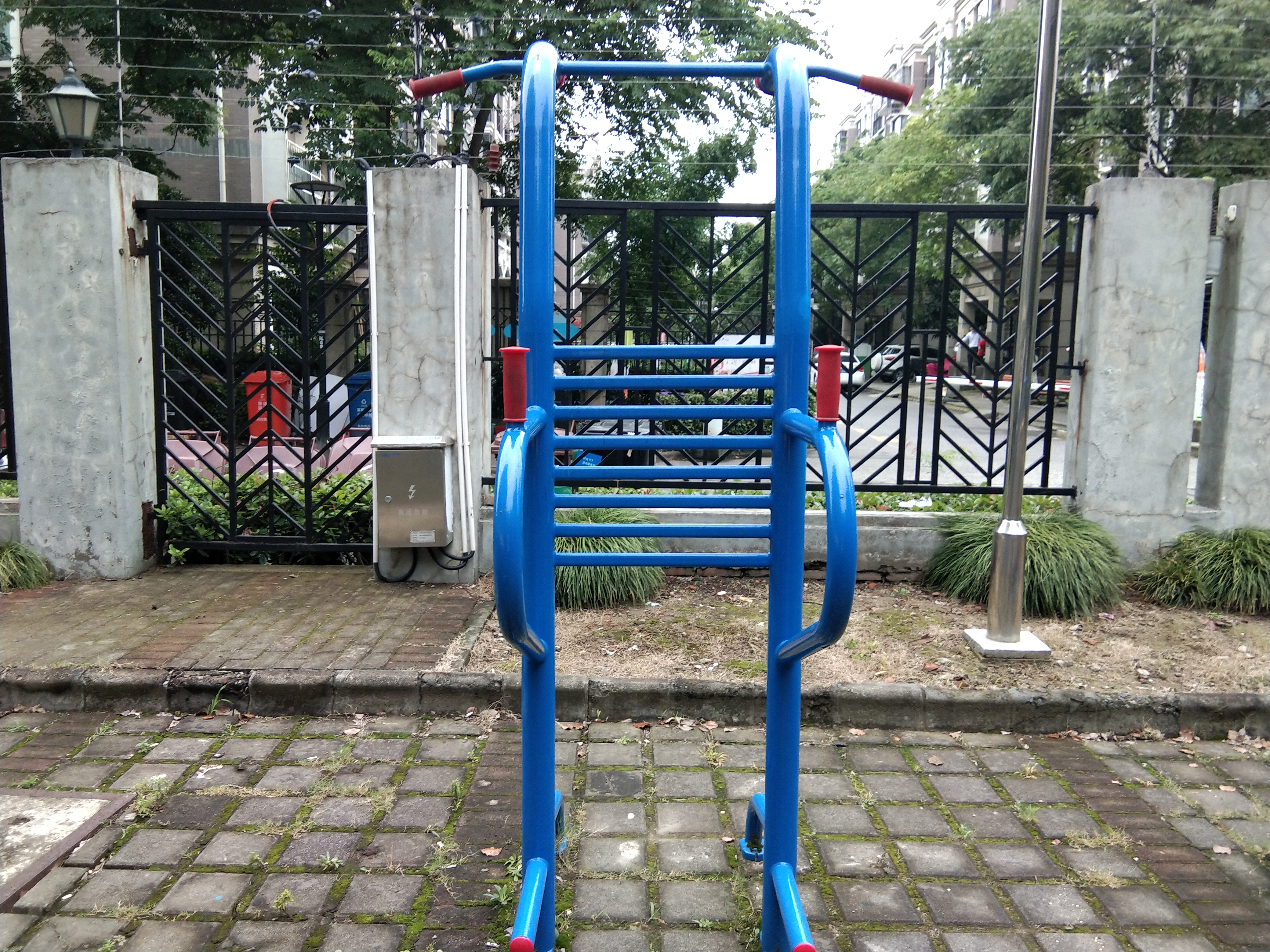 多功能訓練器 多功能訓練器