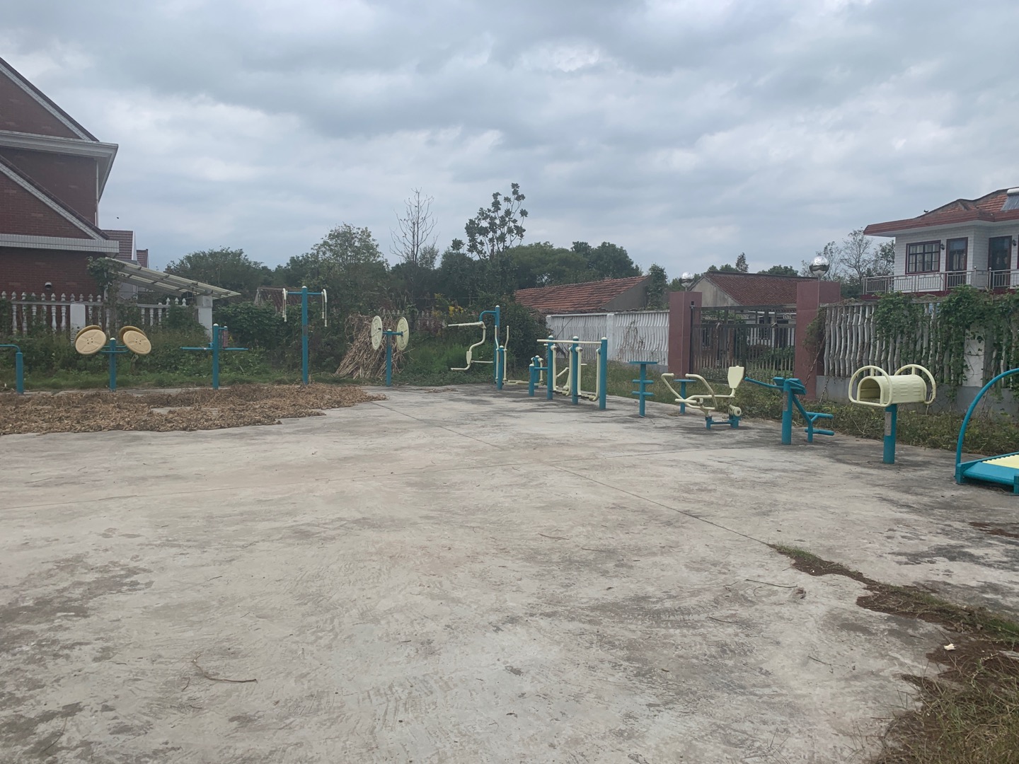 豎新鎮(zhèn)躍進村活動中心健身點