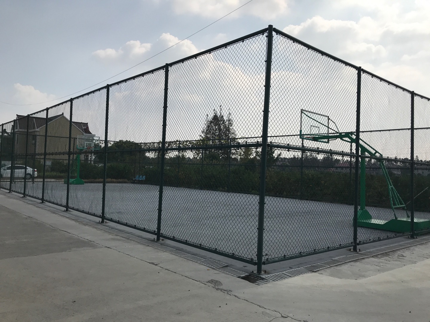 創(chuàng)建村籃球場