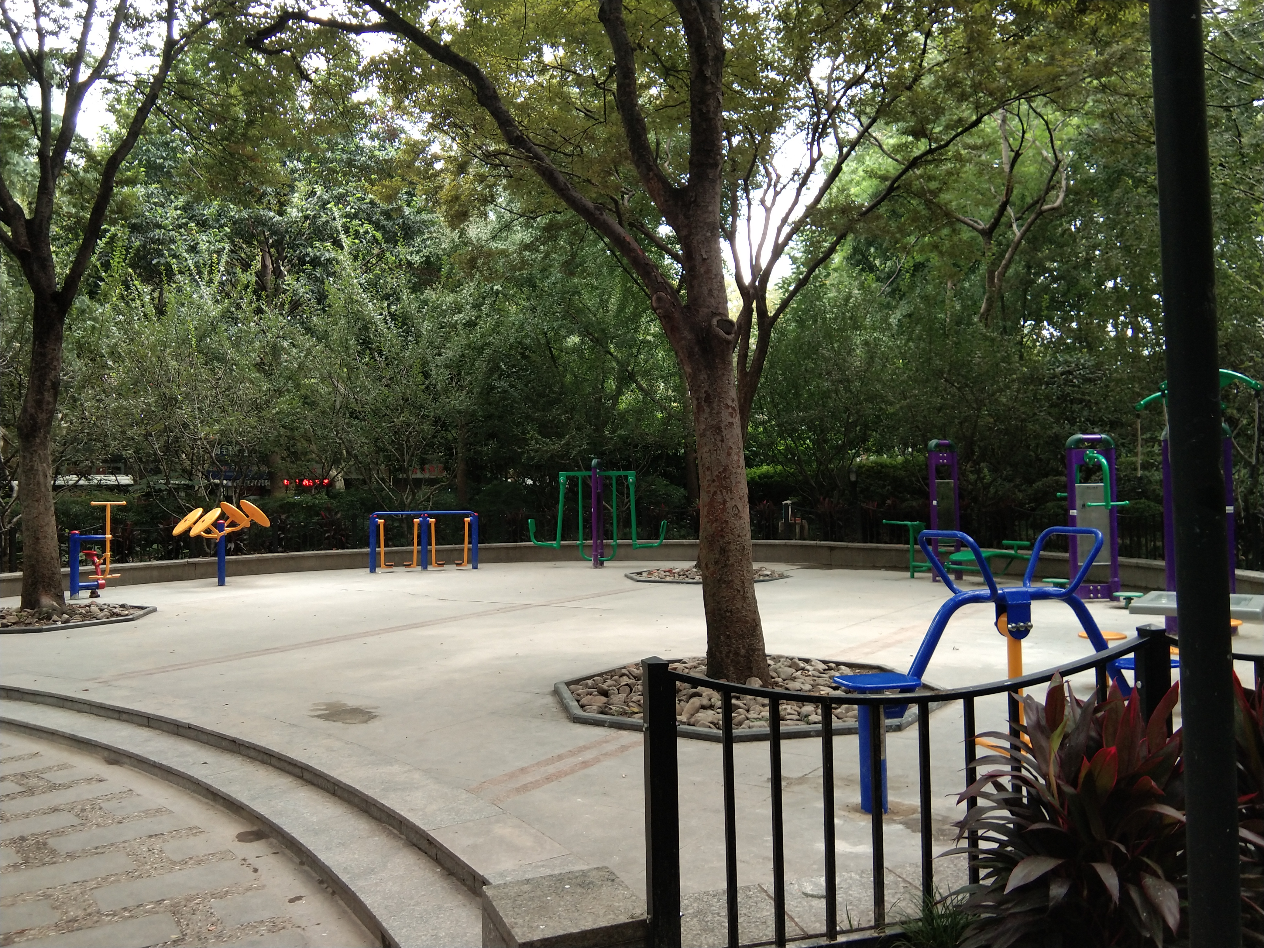 福瑞居委健身點