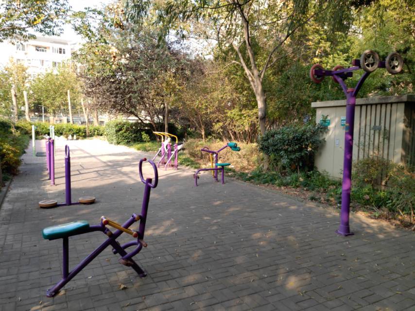 證二居委市民益智健身苑點(diǎn)