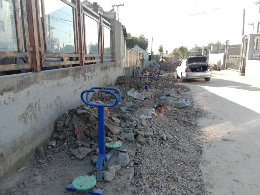 新如村13組六如906號(hào)前健身路徑