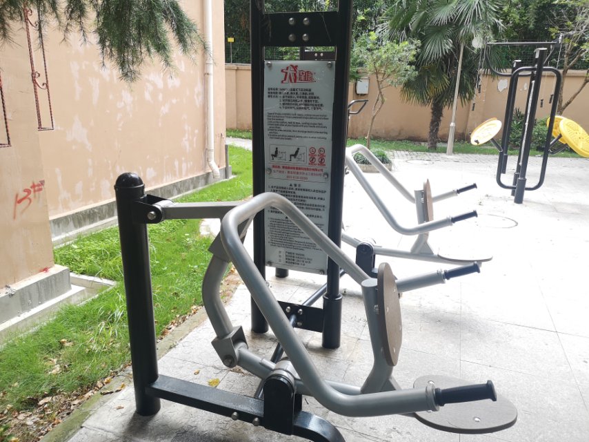 自重式下壓訓練器