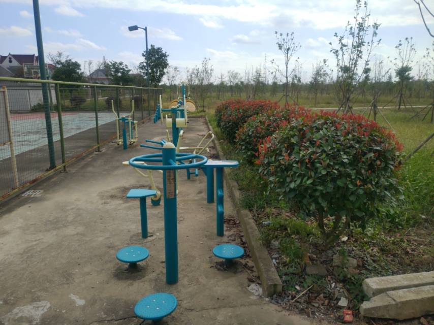 豎新鎮(zhèn)響哃村健身點二