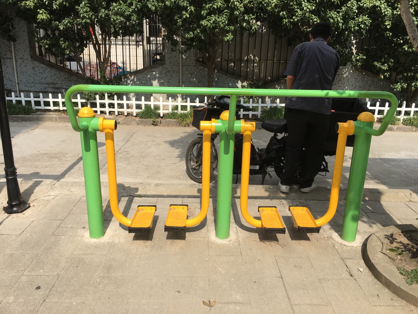 雙位太空漫步機(jī)