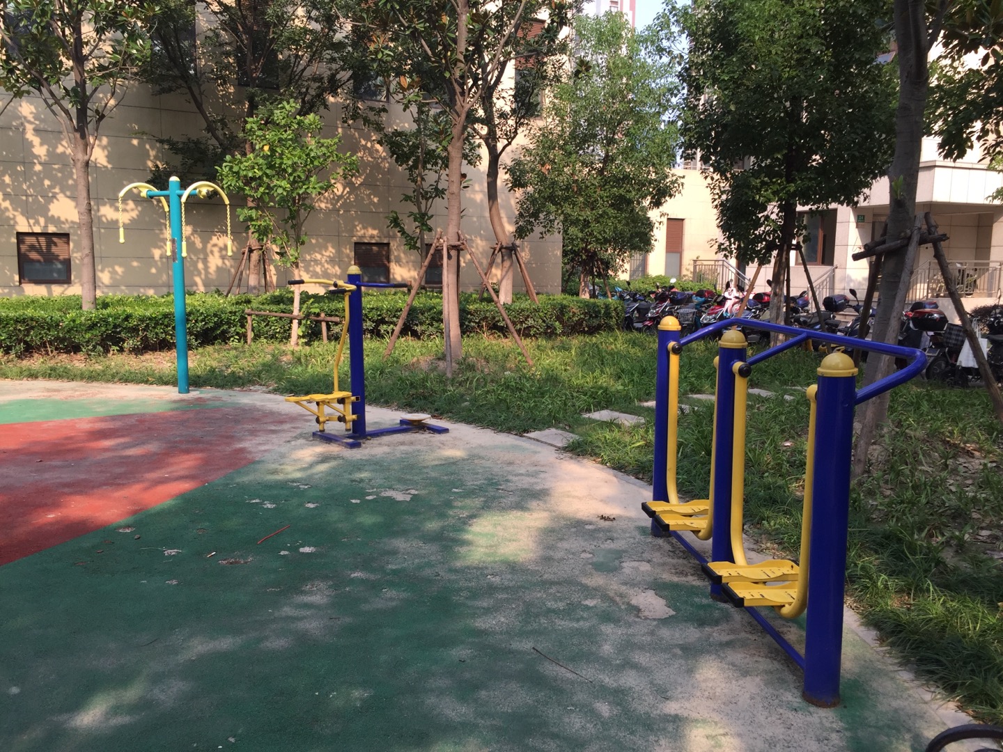 勞動街社區(qū)健身點(diǎn)（2）