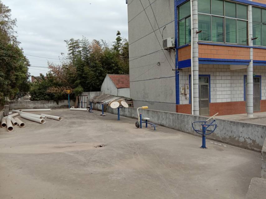 果園村6組427號(hào)健身路徑