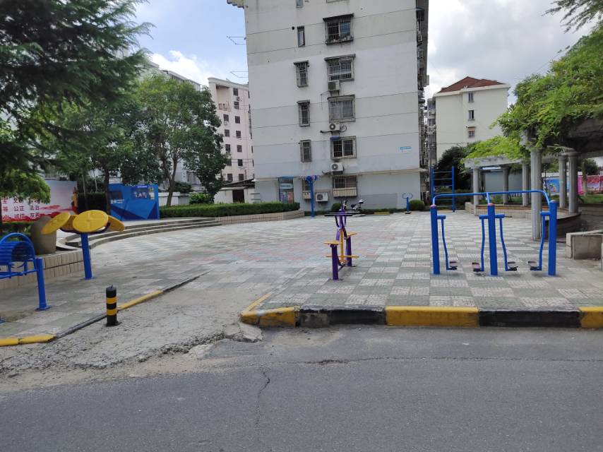 嘉富社區(qū)嘉富坊健身點(diǎn)