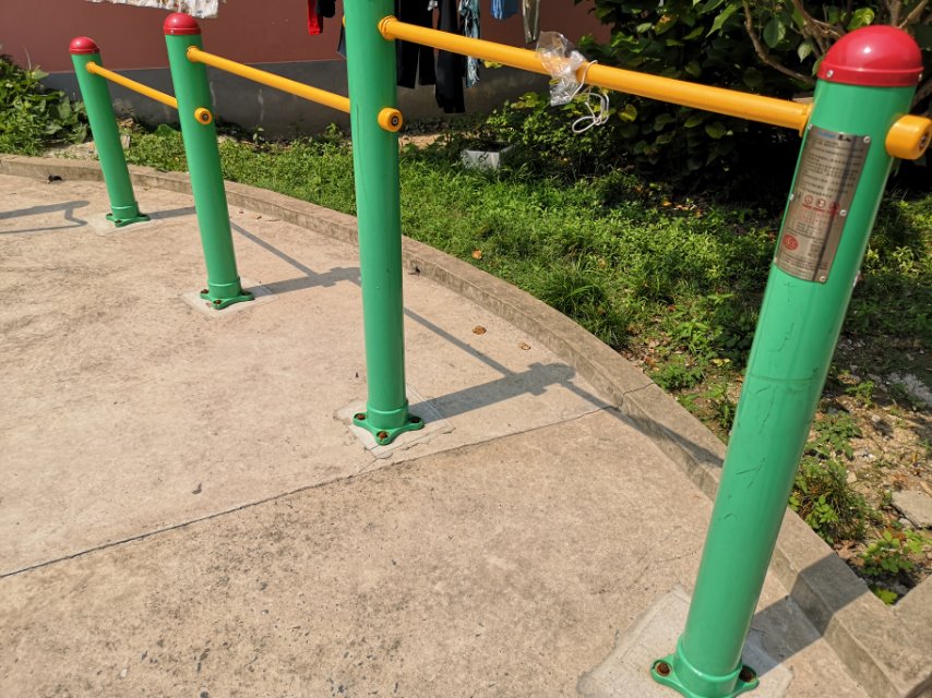 多聯(lián)壓腿架