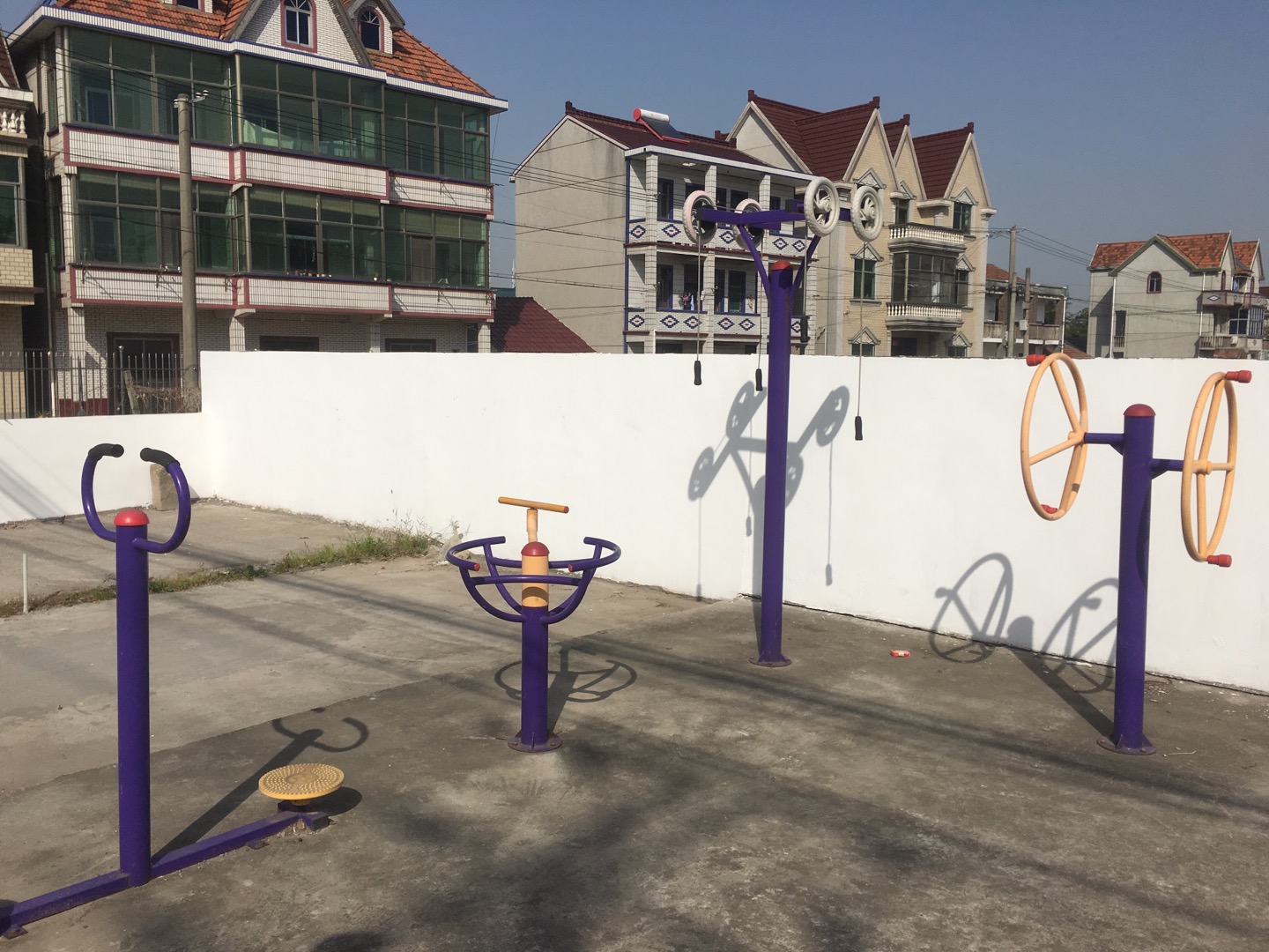 老港鎮(zhèn)成日村民委員會(huì)成日17組健身苑點(diǎn)