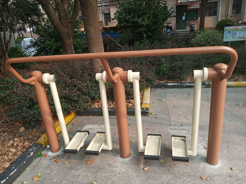 二位太空漫步機