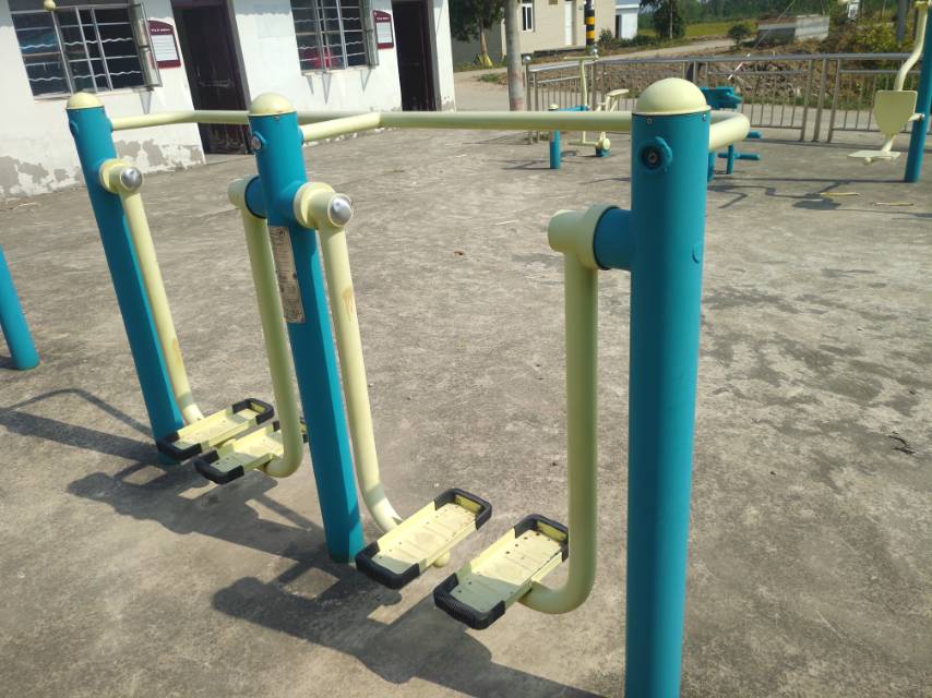 雙位太空漫步機