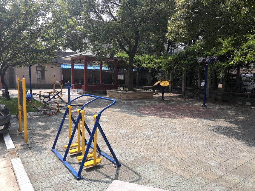 錦江小區(qū)健身點