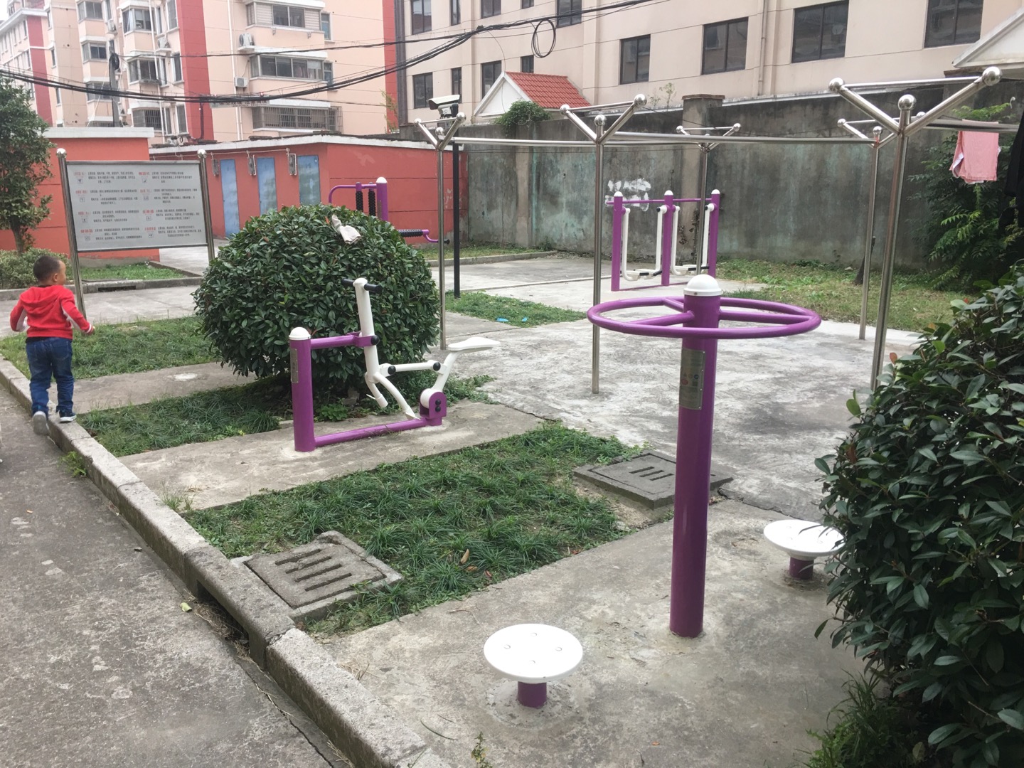 鎮(zhèn)南花苑健身點