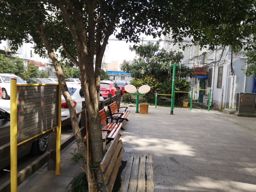 新川路709弄13號(hào)旁健身點(diǎn)