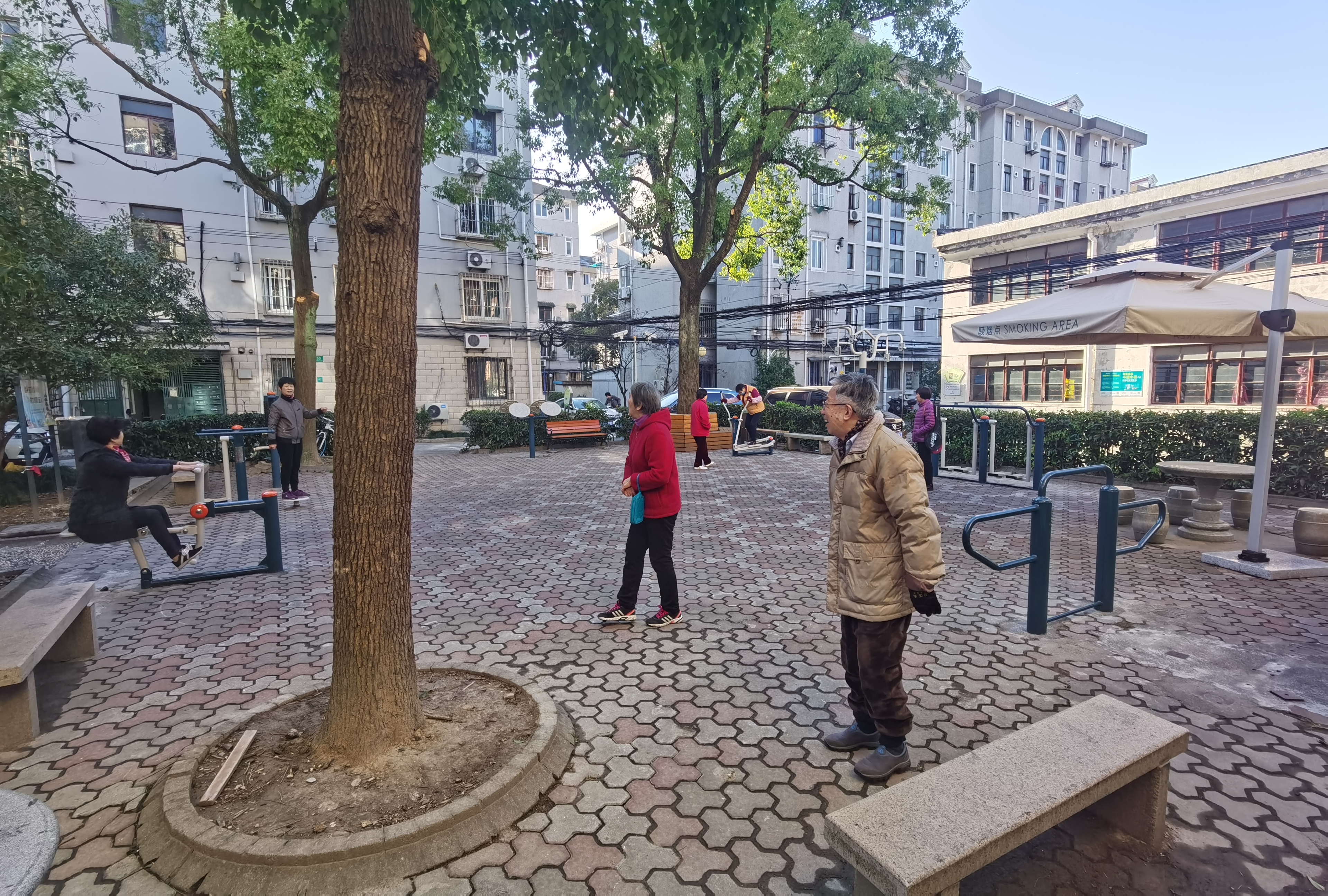 匯龍譚居委健身點2