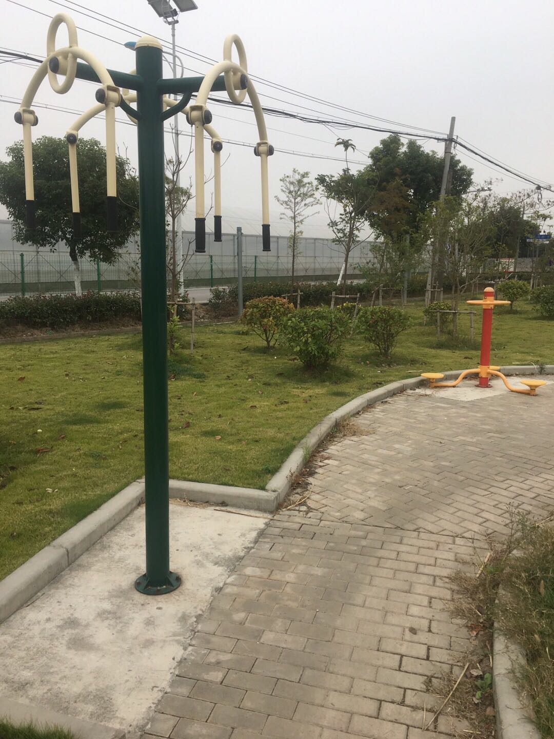 老港鎮(zhèn)欣河村民委員會煙墩11組丁字口健身苑點