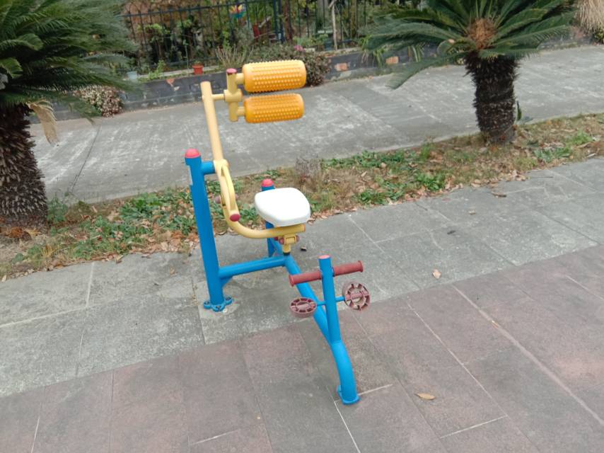 自重腹背鍛煉器