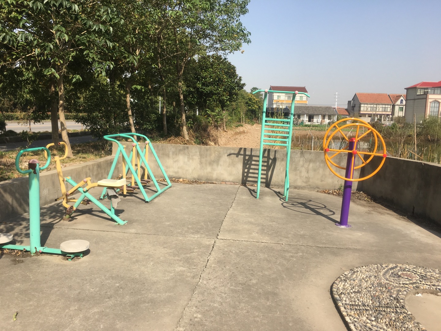 老港鎮(zhèn)牛肚村民委員會(huì)17組健身苑點(diǎn)