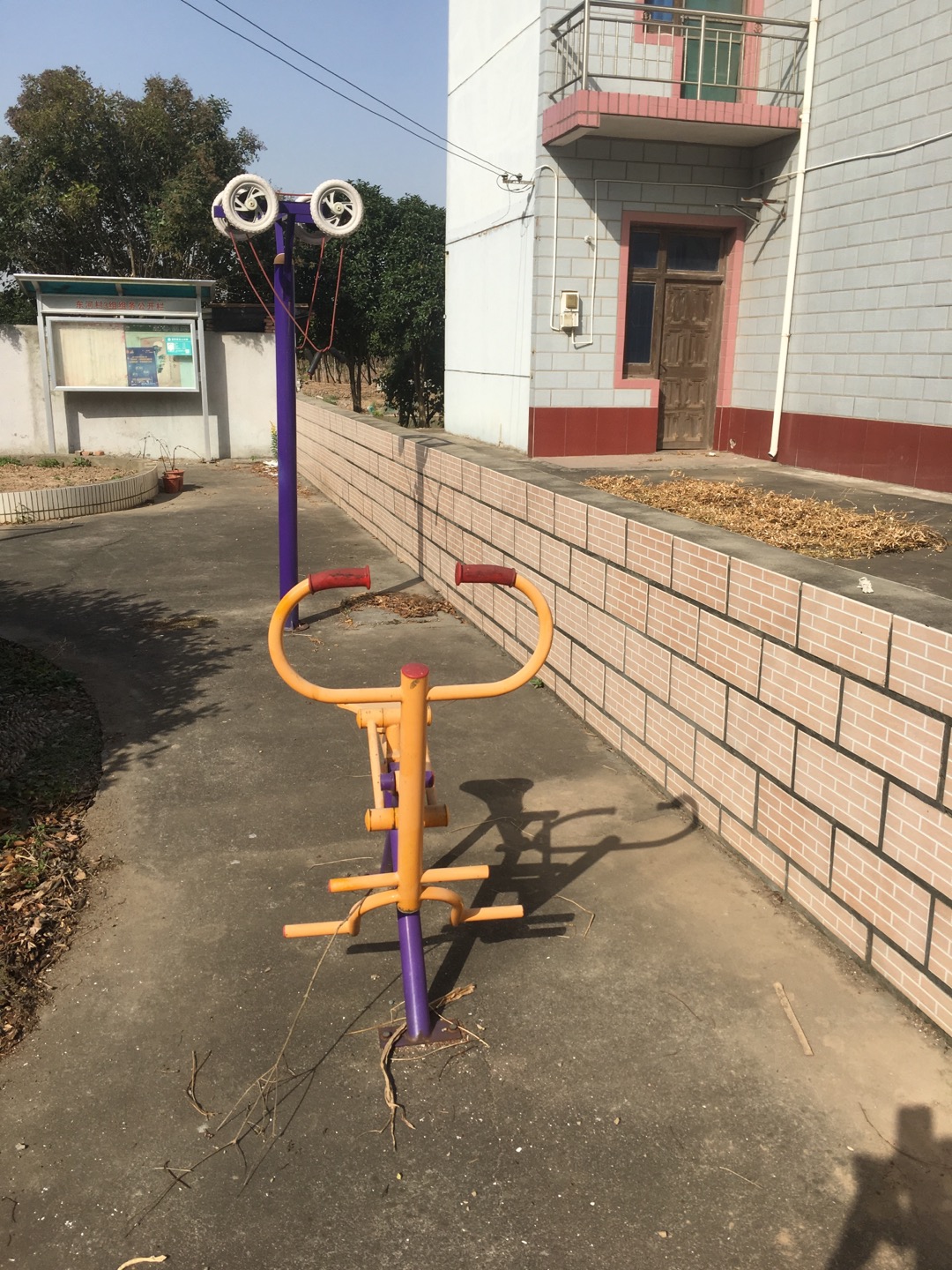 老港鎮(zhèn)東河村民委員會西河3組健身苑點