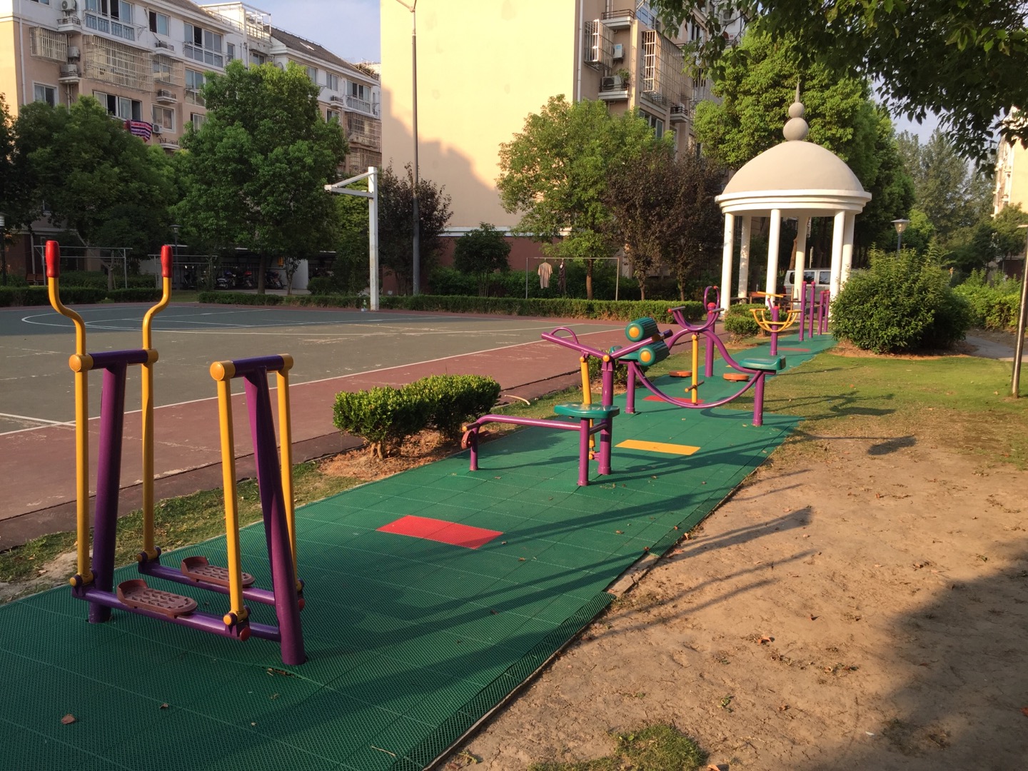 寶通居委會(huì)健身苑