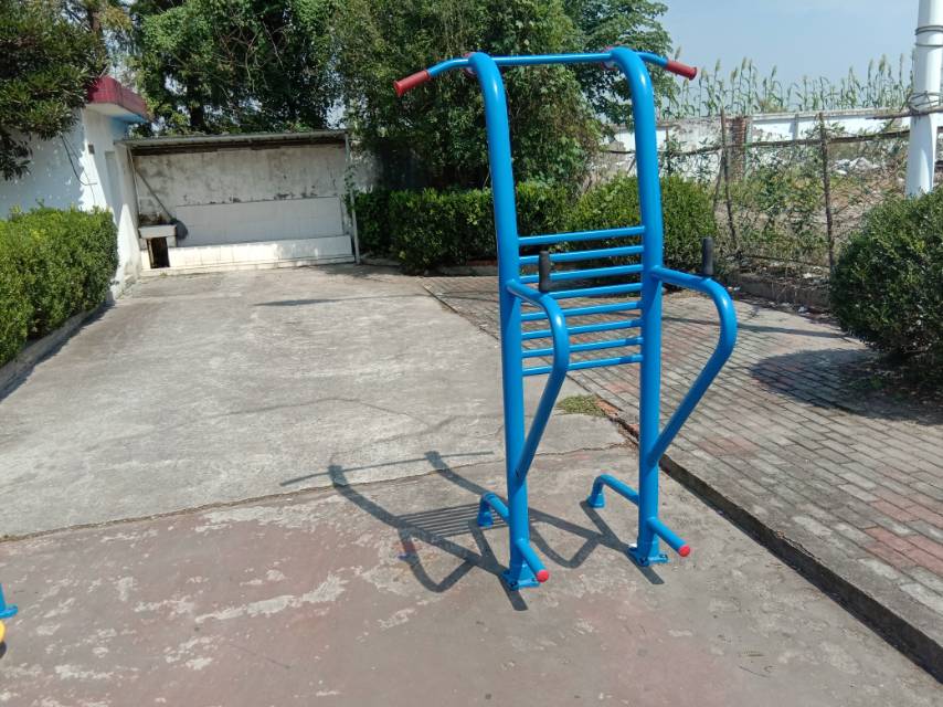 多功能訓(xùn)練器