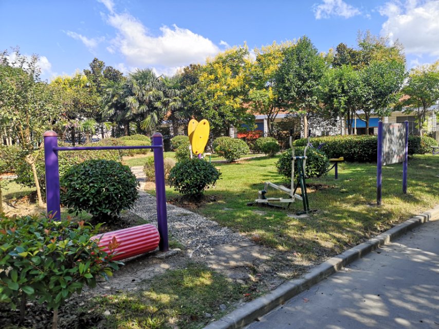 山青小區(qū)健身點