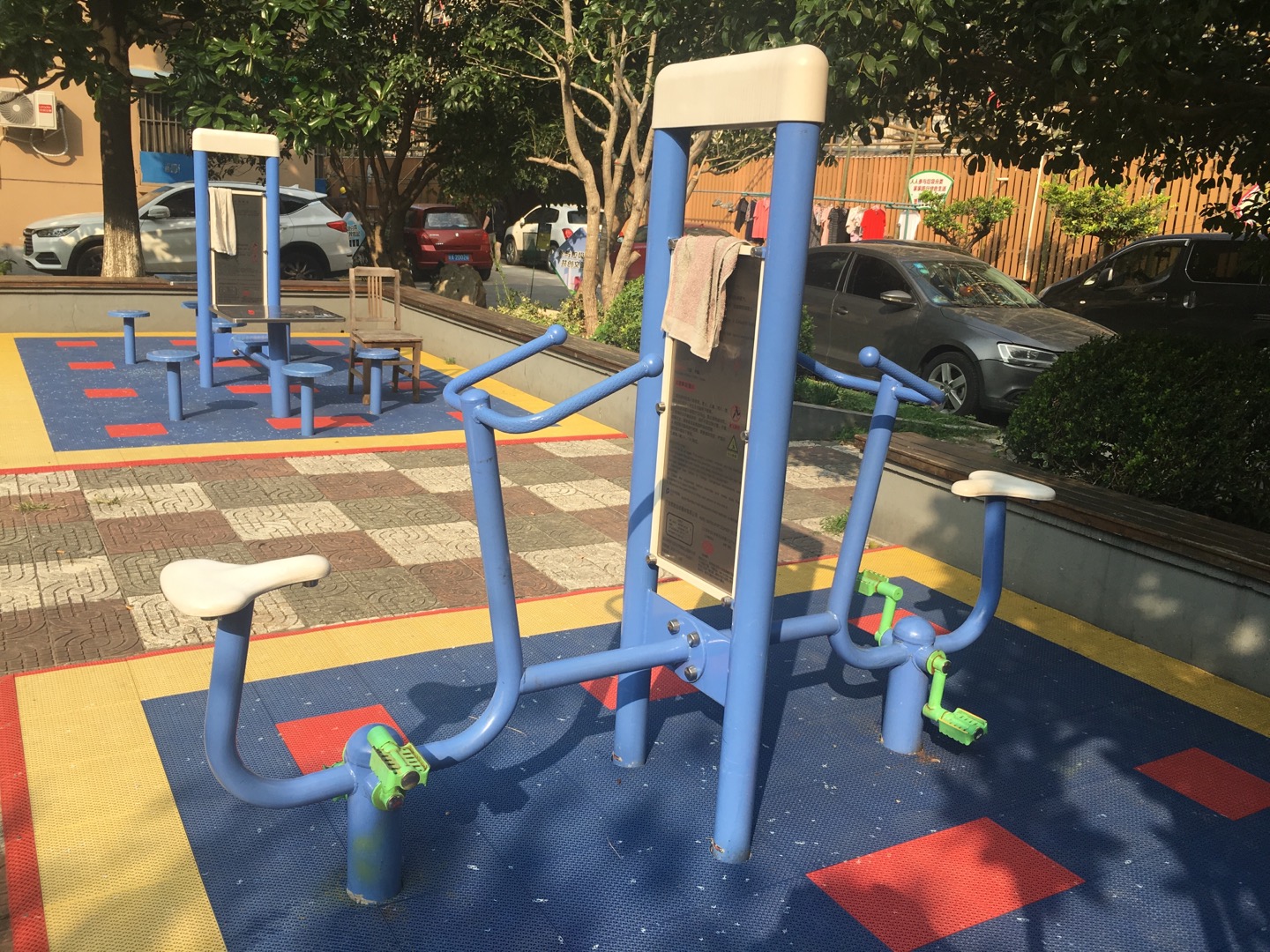 雙立柱健身車(chē)