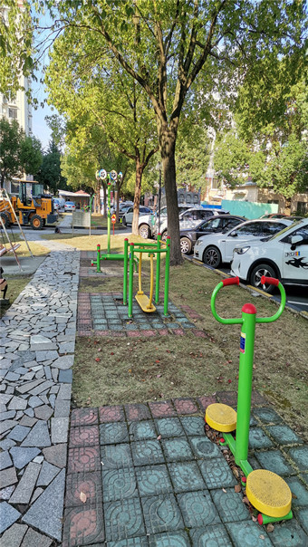 建設(shè)花園東區(qū)健身點