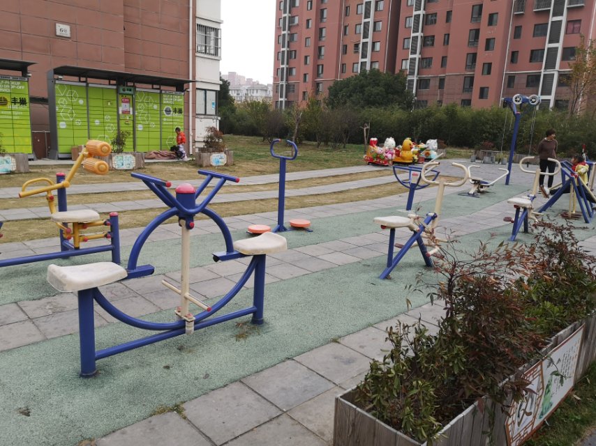 橫橋居委同樂園健身點(diǎn)