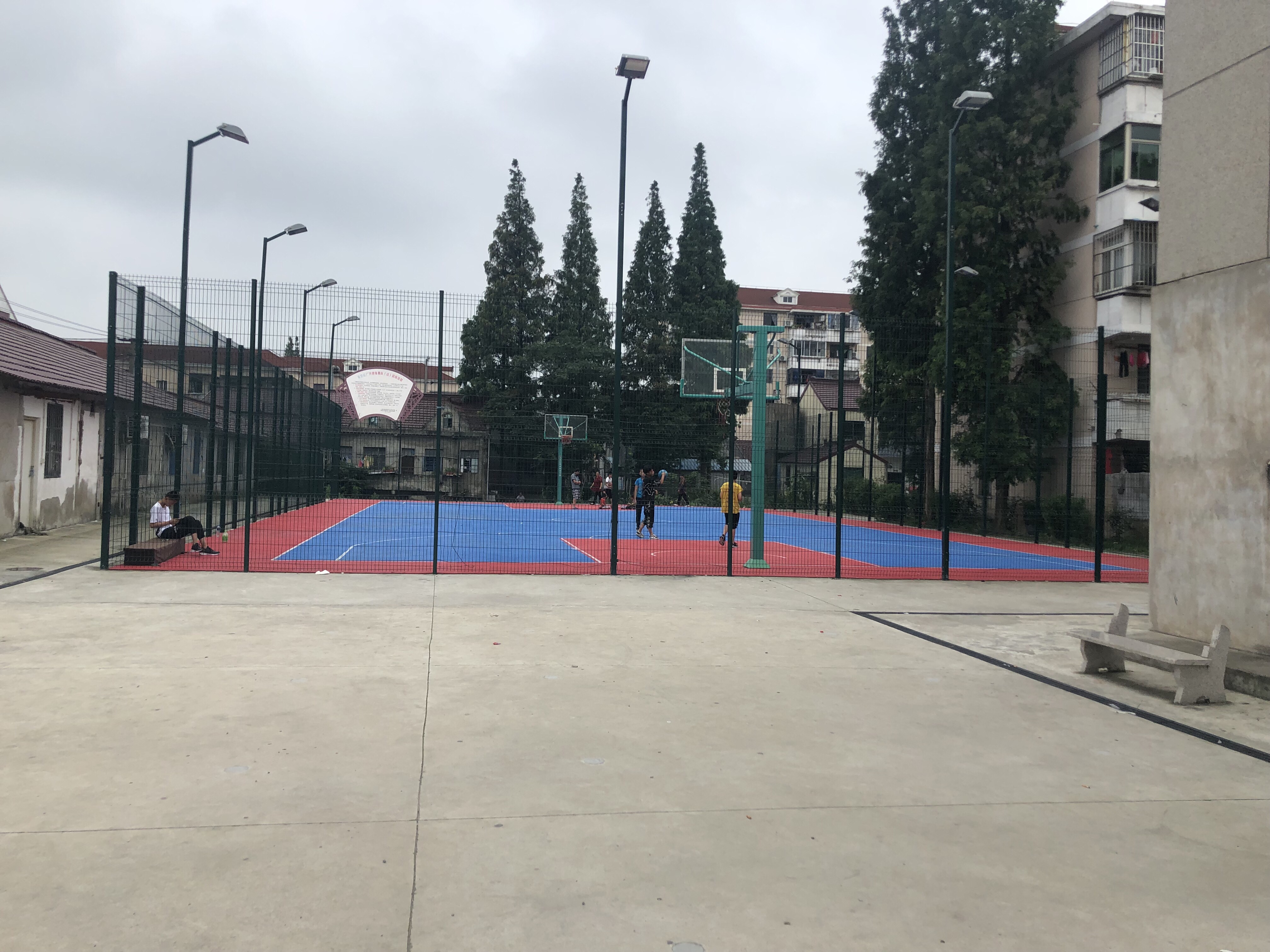 朝陽居委公共運(yùn)動場