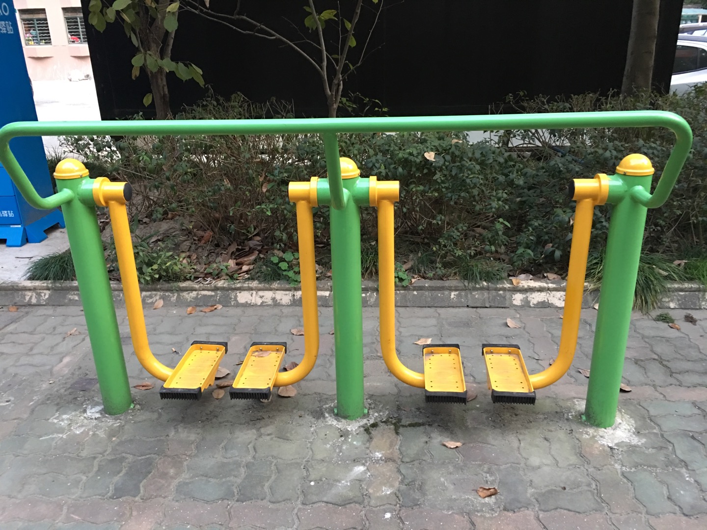 雙位太空漫步機