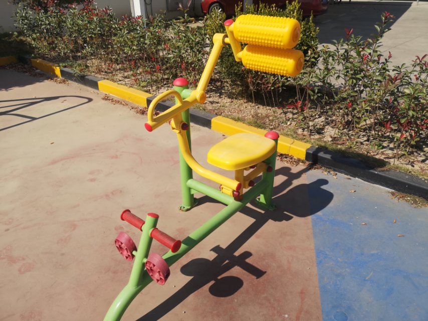 自重腹背鍛煉器