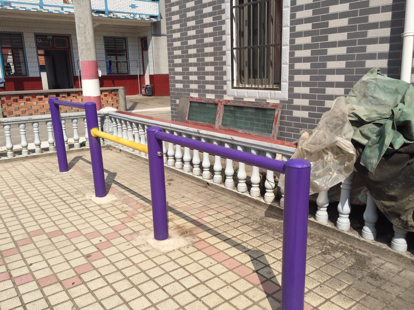 彈振壓腿器 彈振壓腿器