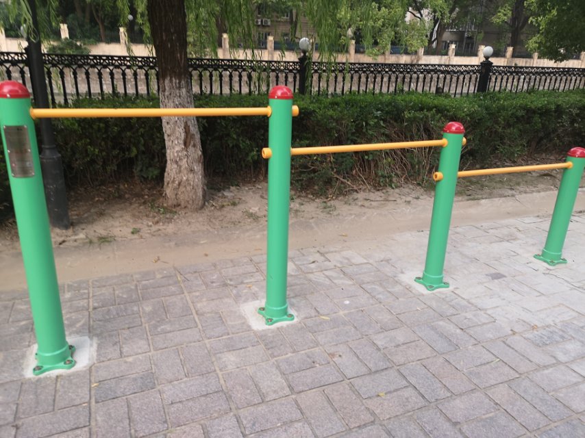 多聯(lián)壓腿架