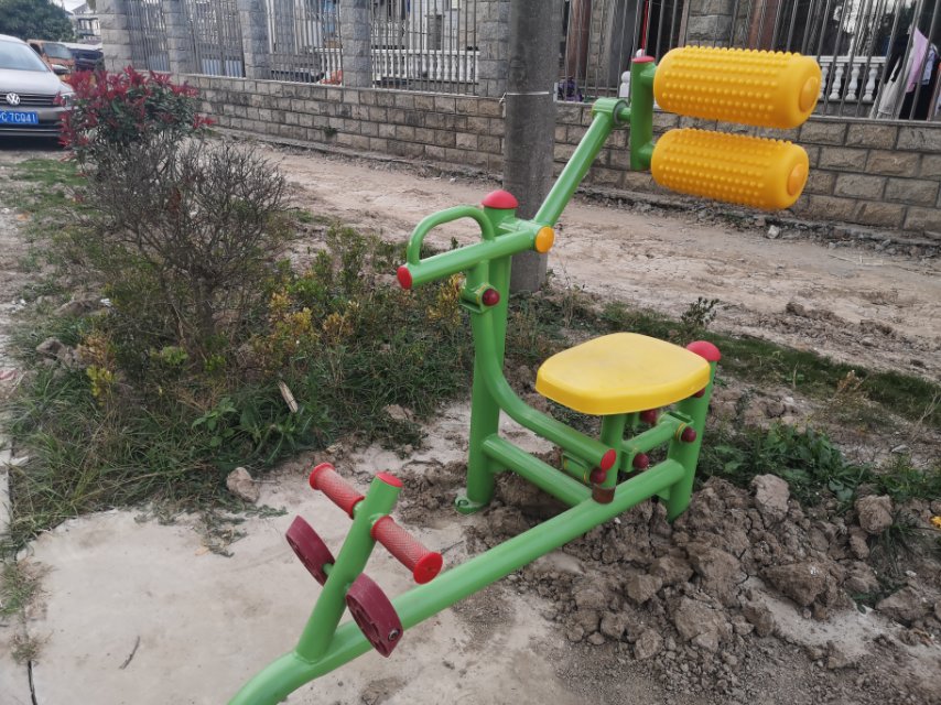 自重腹背鍛煉器