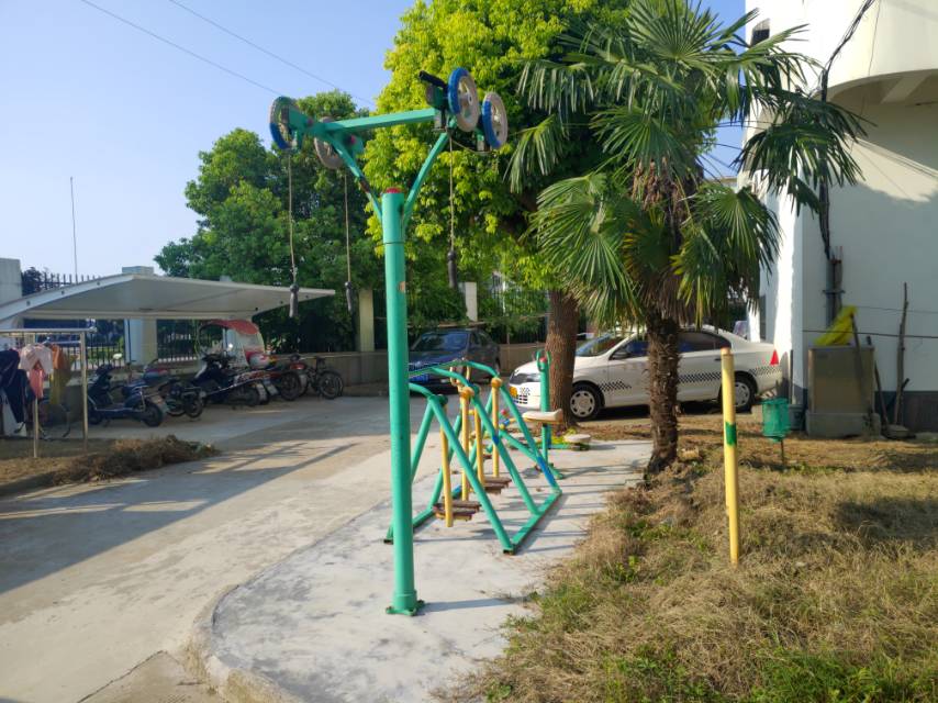 蓮盛居委會(huì)（小區(qū)內(nèi)）健身點(diǎn)