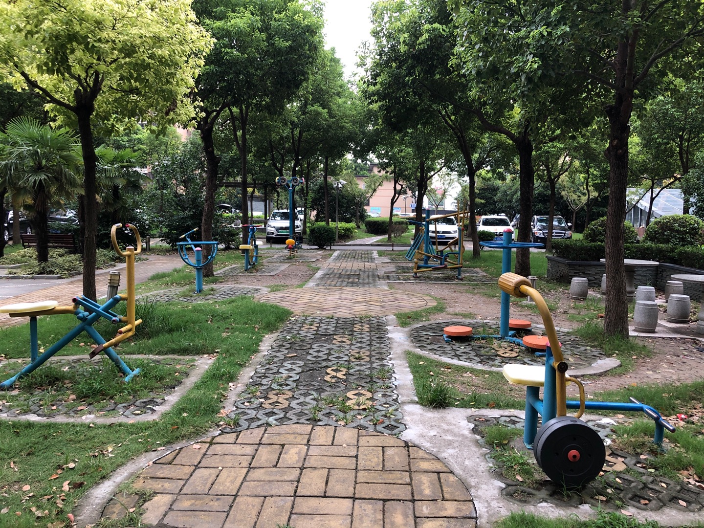 江華社區(qū)靖遠(yuǎn)路799弄4號(hào)健身點(diǎn)